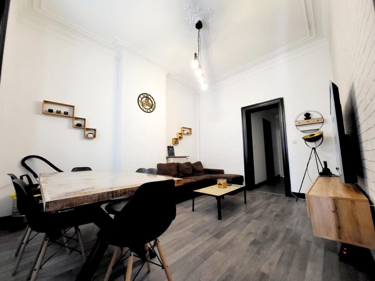 Private Room In Center Of Charleroi Exterior photo